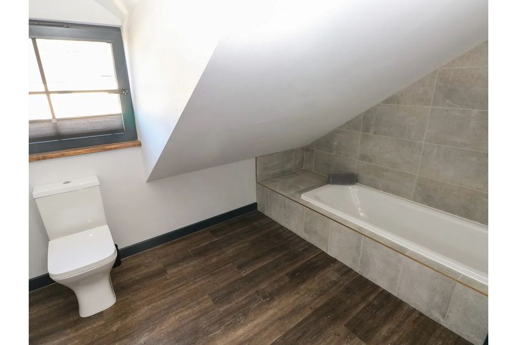 Additional image 18 of 2 bed flat for saleNarberth Road, Tenby SA70