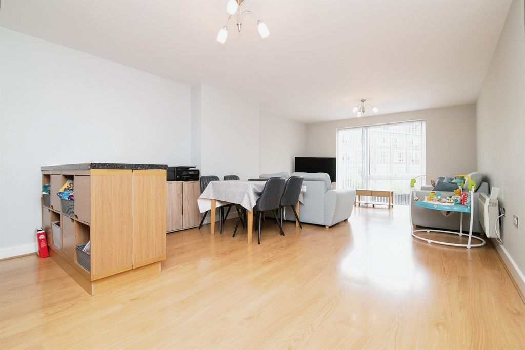 Property photo 3 of 14