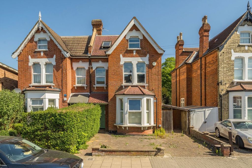 Property photo 1 of 8