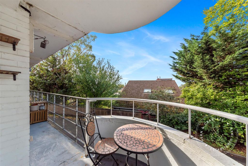 Property photo 2 of 11 Balcony
