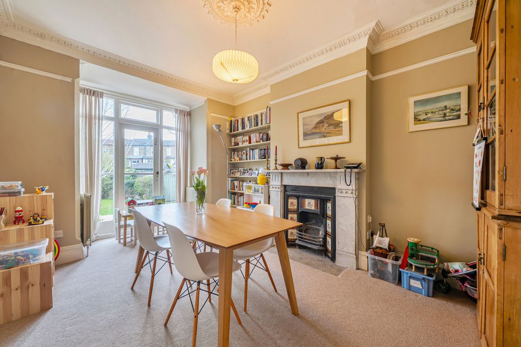 Property photo 2 of 20 Reception