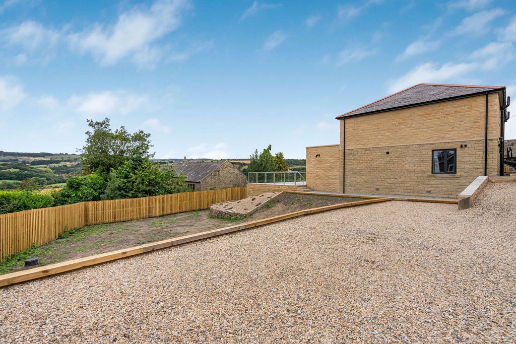 Property photo 3 of 58