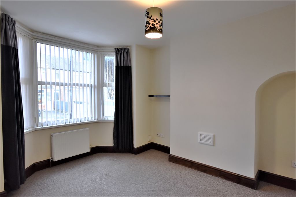Property photo 2 of 8