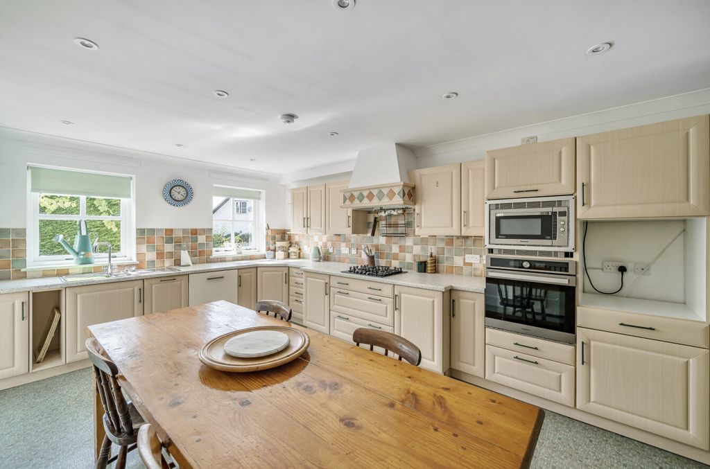 Property photo 3 of 29 1333035-11-68922B...