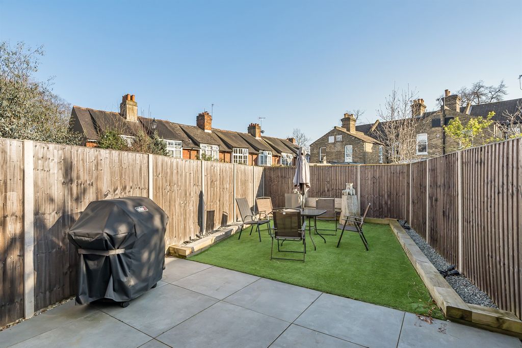 Property photo 2 of 13