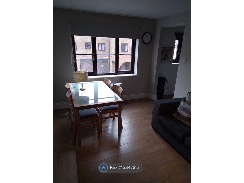 Property photo 3 of 10 Lounge With Dining Table