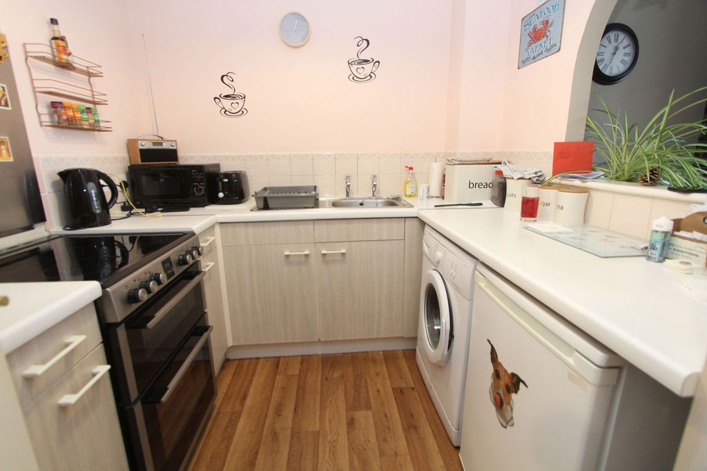 Property photo 2 of 6