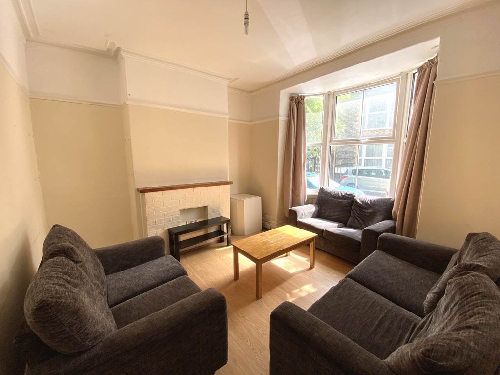 Property photo 2 of 12 Living Room