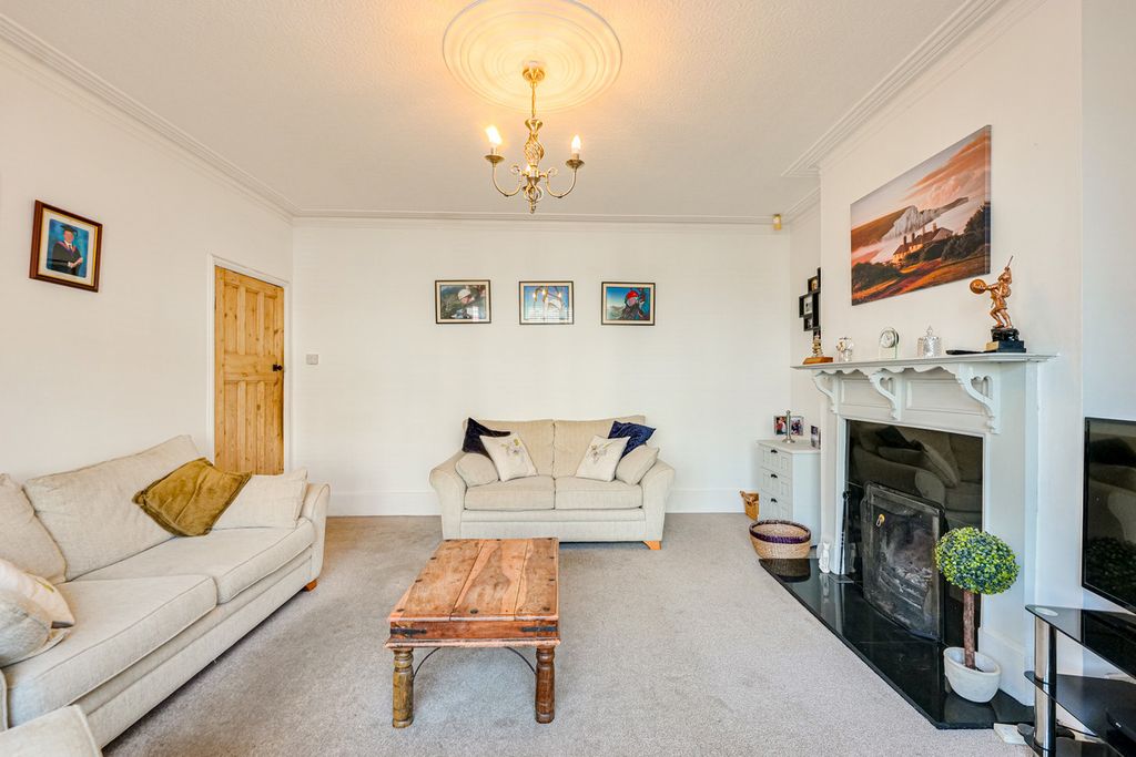 Property photo 2 of 38