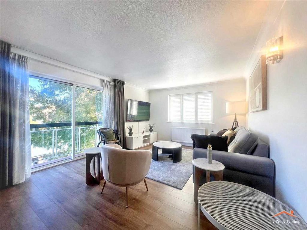 Property photo 3 of 12