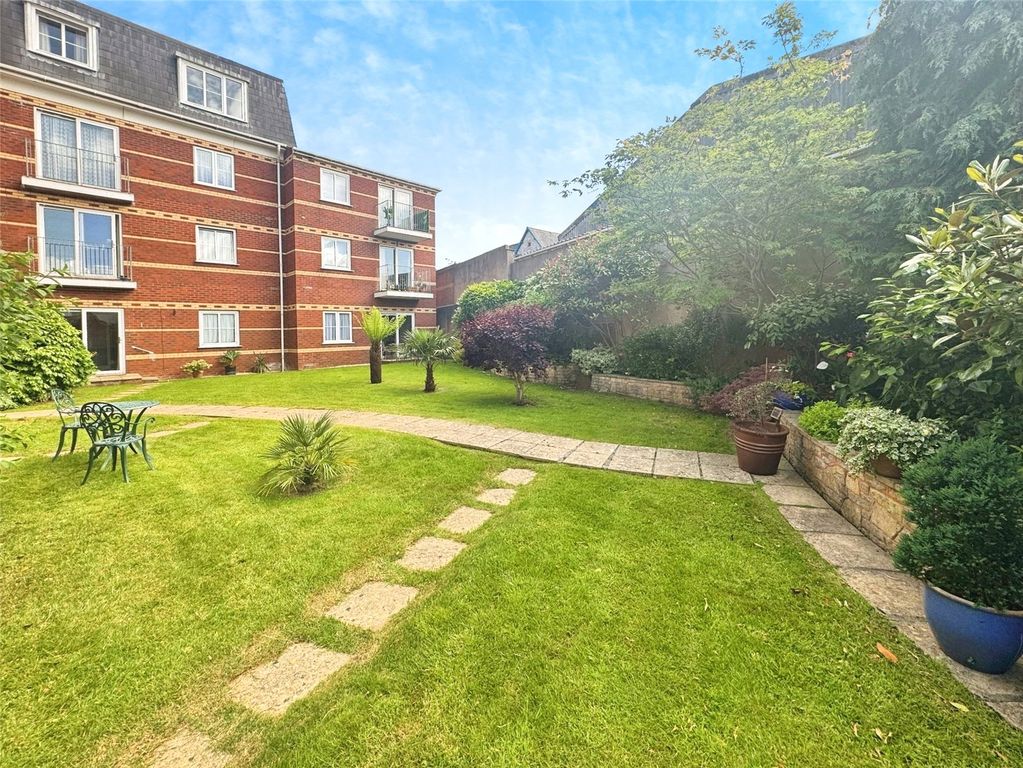 Property photo 1 of 16 Communal Garden