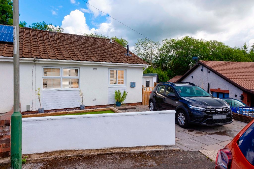 Property photo 3 of 32