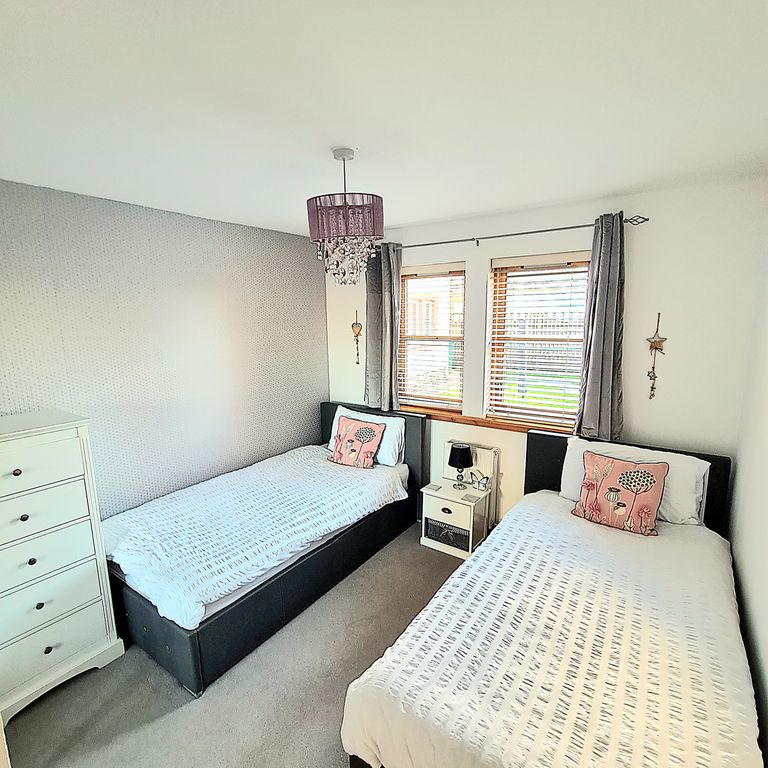 Property photo 2 of 12 Bedroom 1