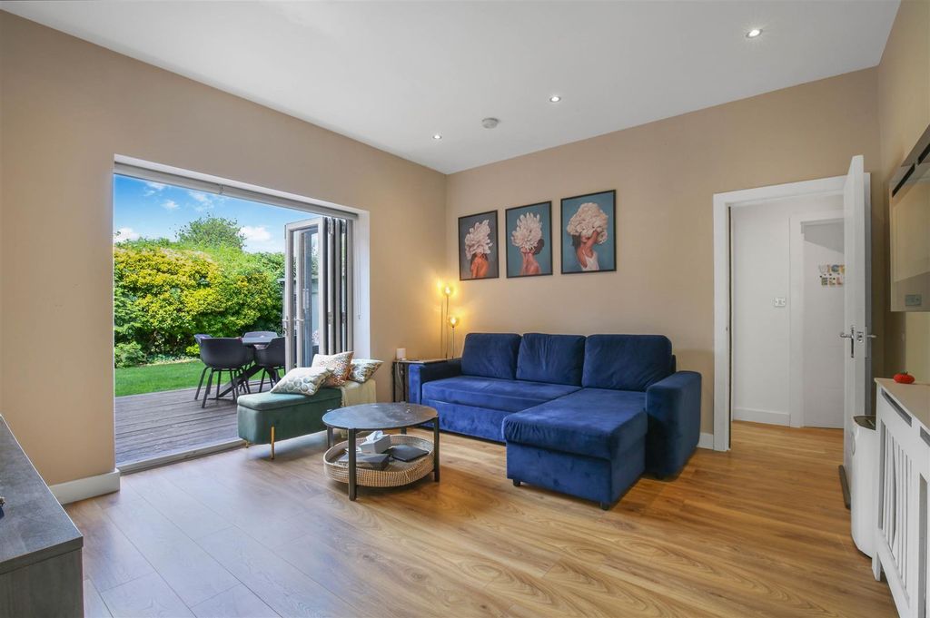 Property photo 2 of 23 1725648052 - 2, 14 Stanley Road Sm2 - 18.Jpg