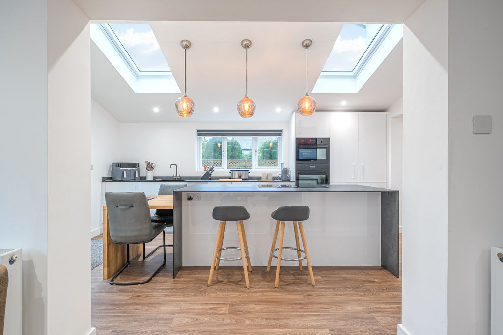 Property photo 2 of 27 1409608-6-698A06Ff681Ab