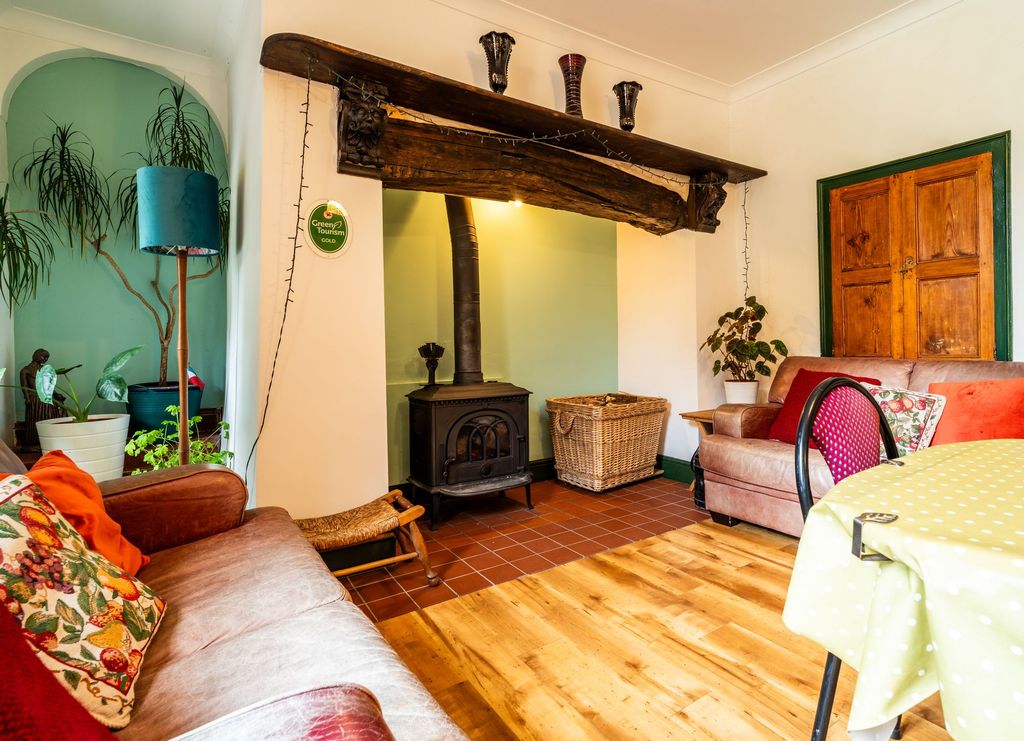 Property photo 3 of 51