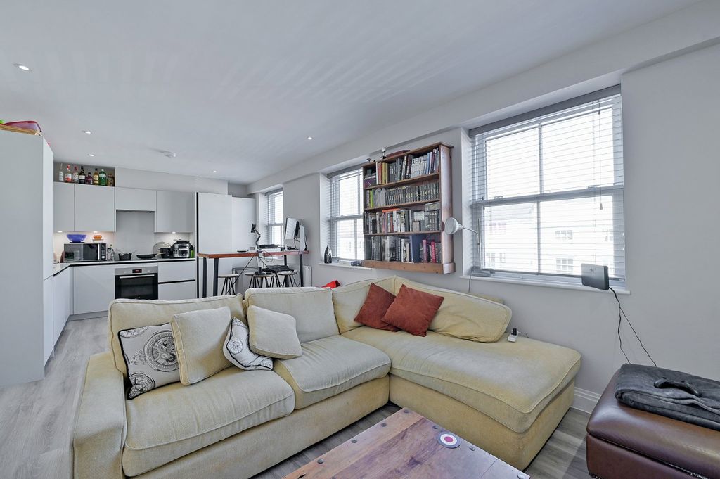 Property photo 3 of 10 Picture No. 06