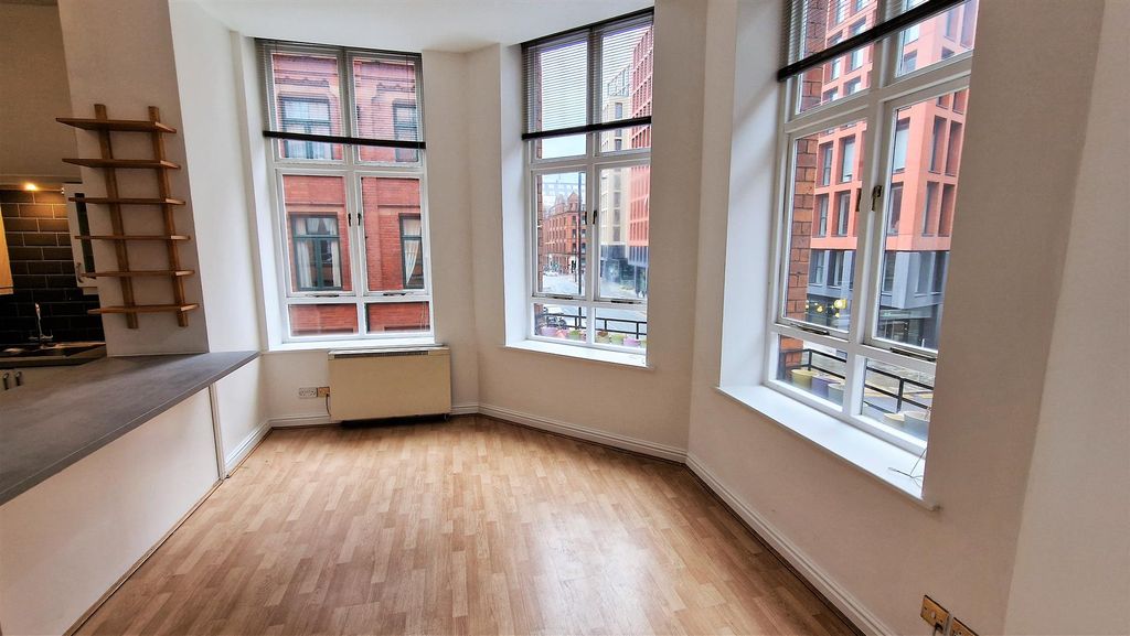 Property photo 3 of 32