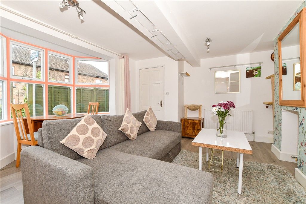 Property photo 3 of 10 Living Room