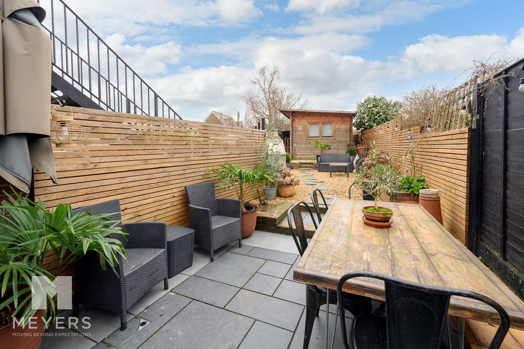 Property photo 3 of 21