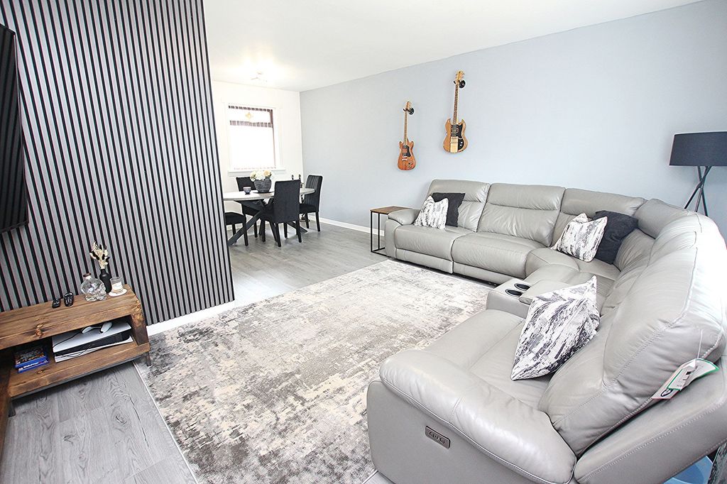 Property photo 1 of 18 Lounge Area