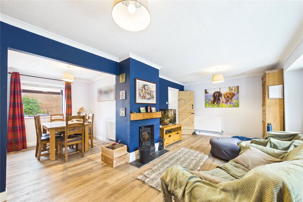 Property photo 2 of 15 Picture No. 10