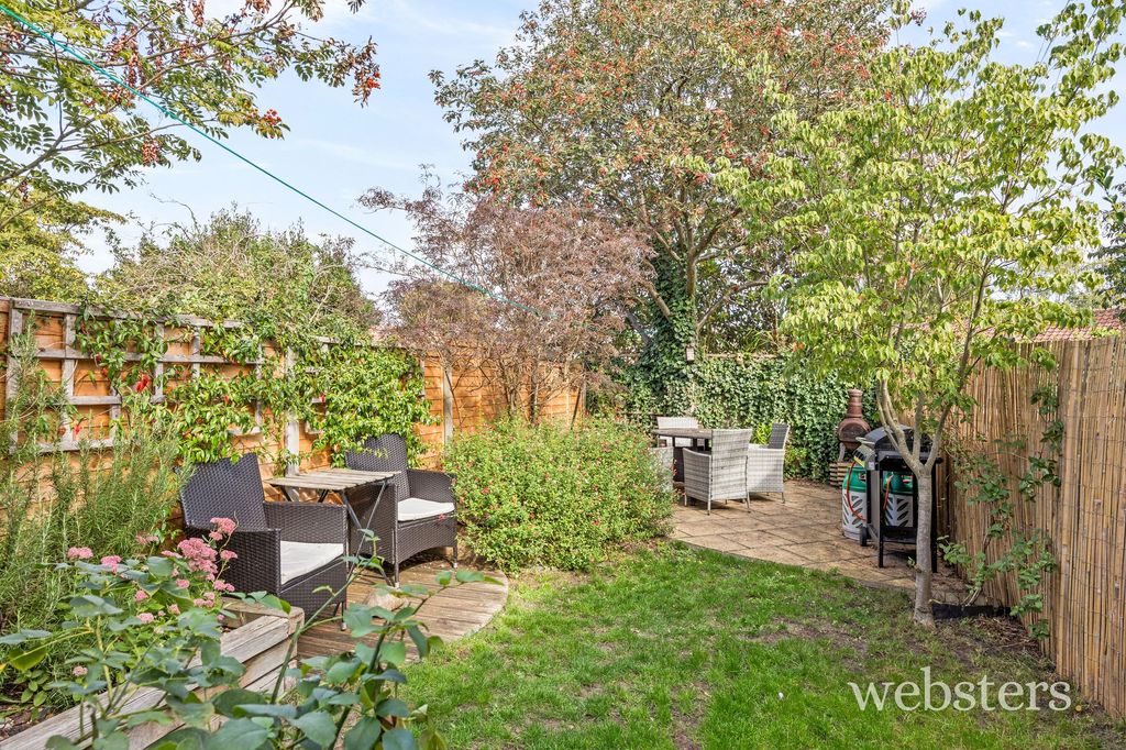Property photo 2 of 28