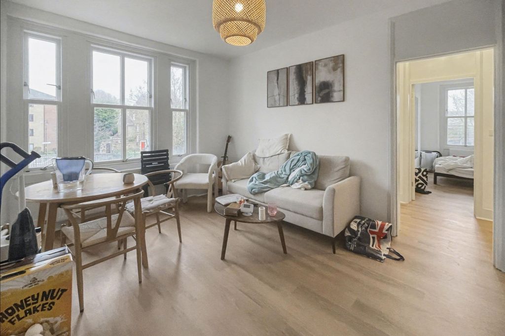 Property photo 3 of 17 53 Waleran Apartments, Old Kent Road, London Se1 5Ux