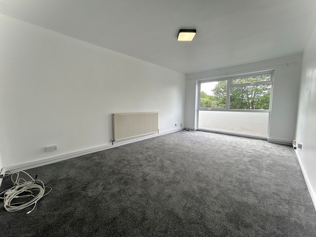 Property photo 2 of 8 Gallery