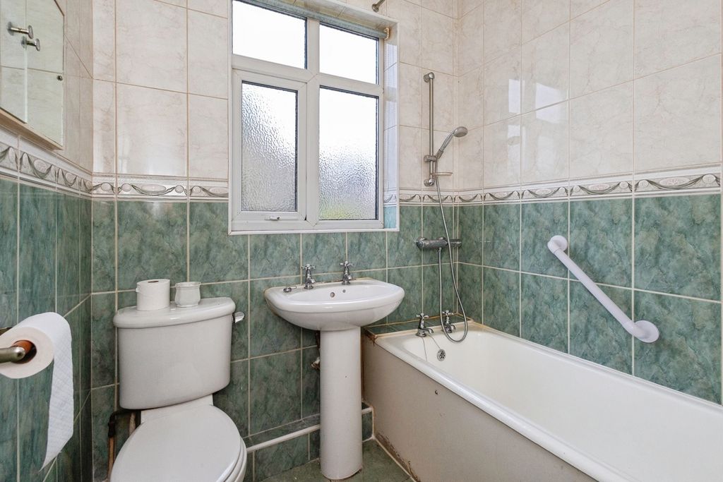 Property photo 3 of 32 Pbox-Img.Jpg