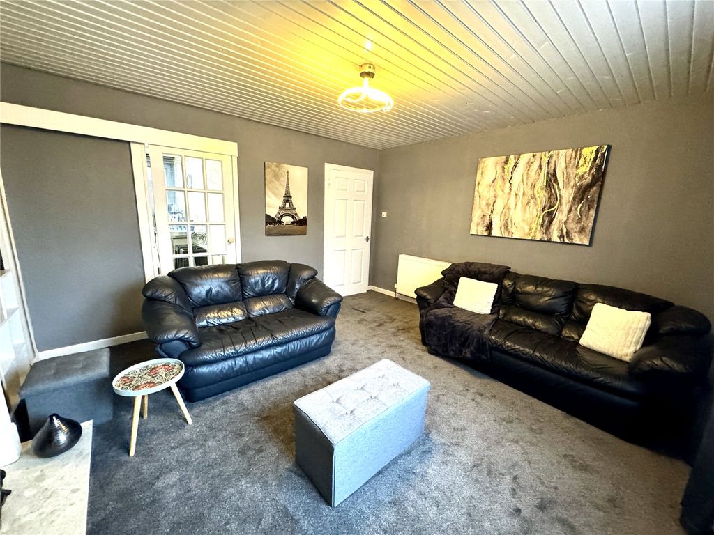 Property photo 3 of 10 Photo 3