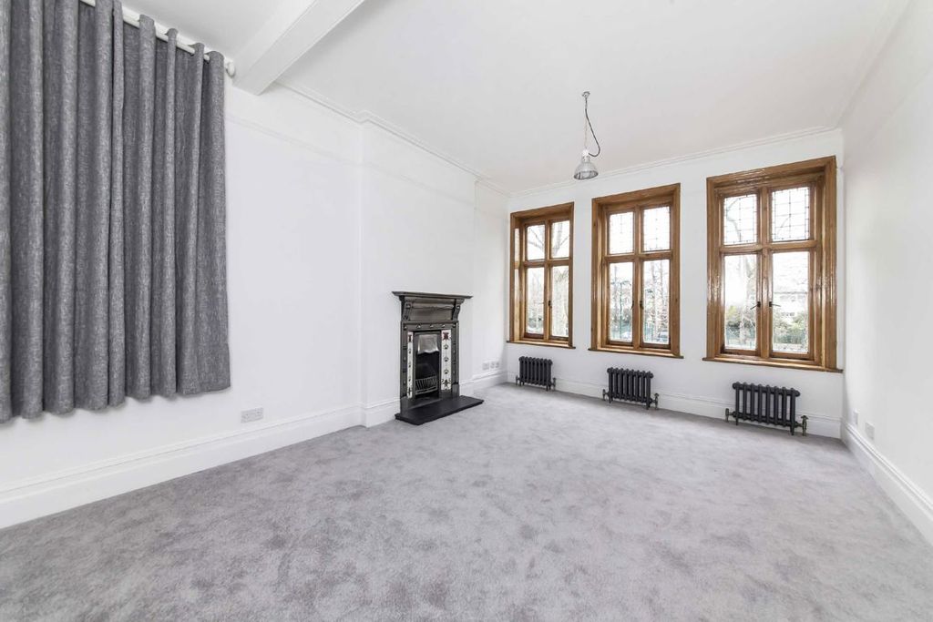 Property photo 2 of 5