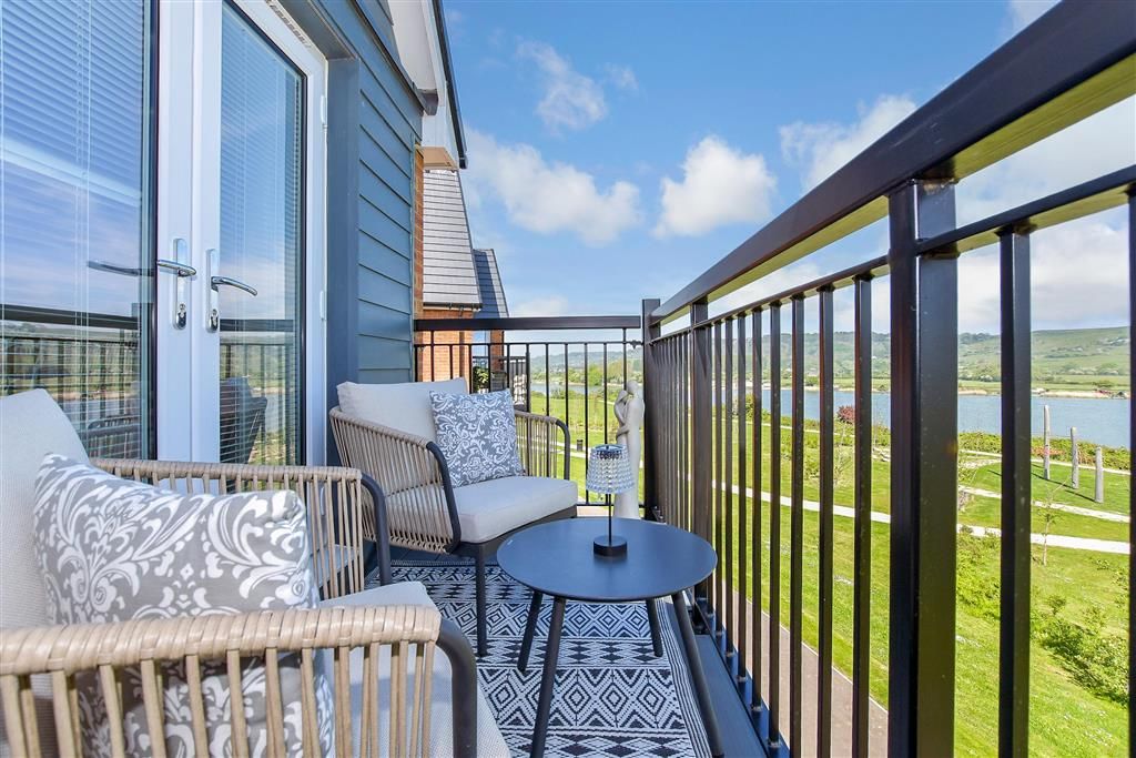 Property photo 3 of 8 Balcony / Terrace