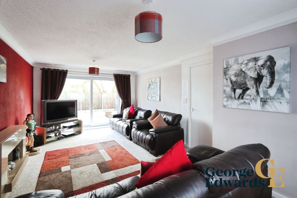 Property photo 2 of 12