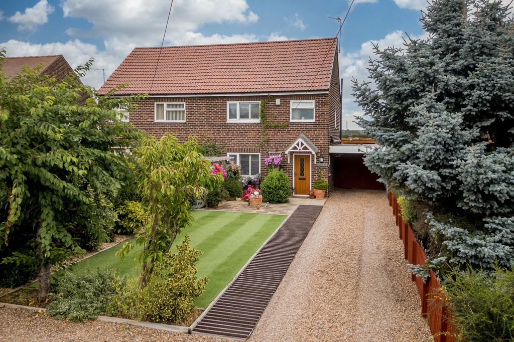 Property photo 1 of 33