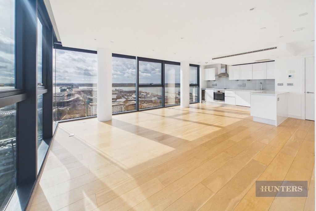 Property photo 1 of 19 Cam05152G0-Pr0394-Still011.Jpg