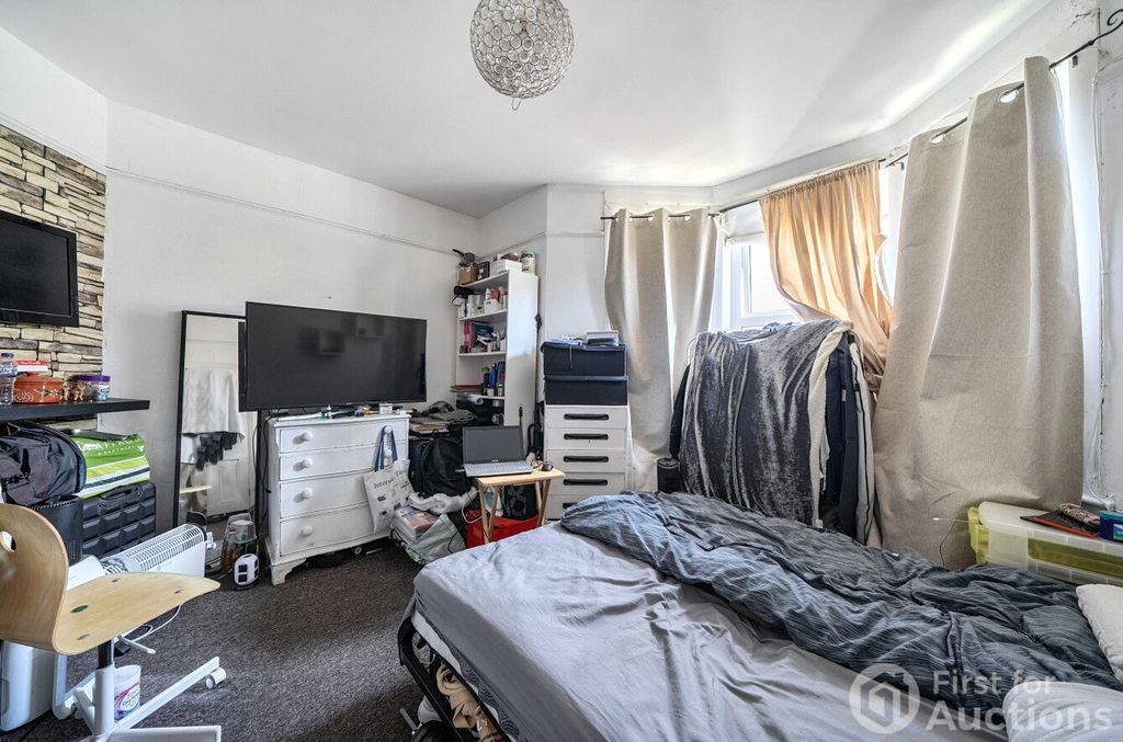 Property photo 2 of 14 2
