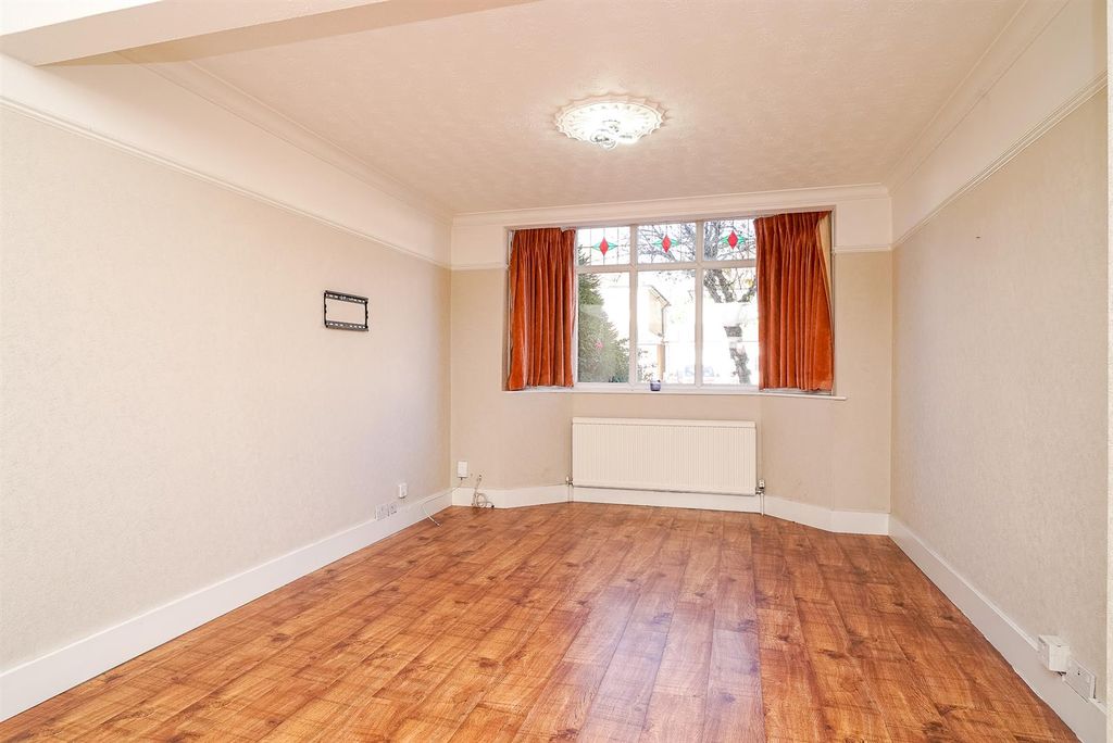 Property photo 2 of 26 Front Reception Room