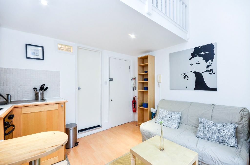 Property photo 1 of 6 Studio To Rent