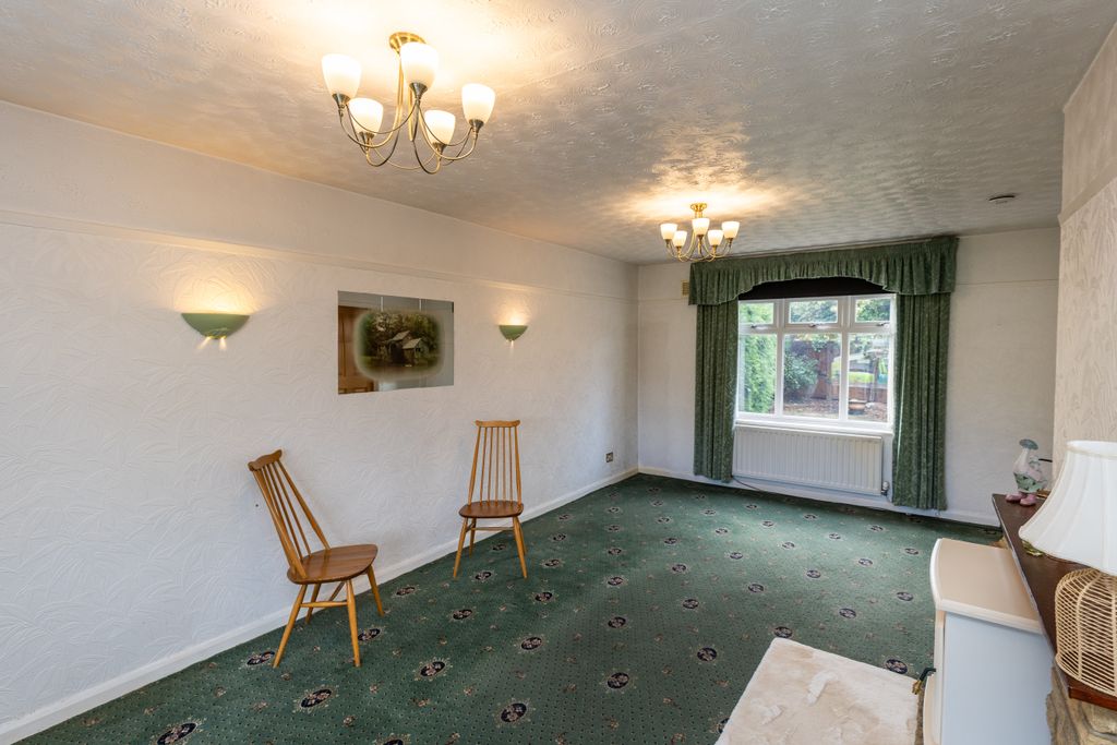 Property photo 3 of 14 8