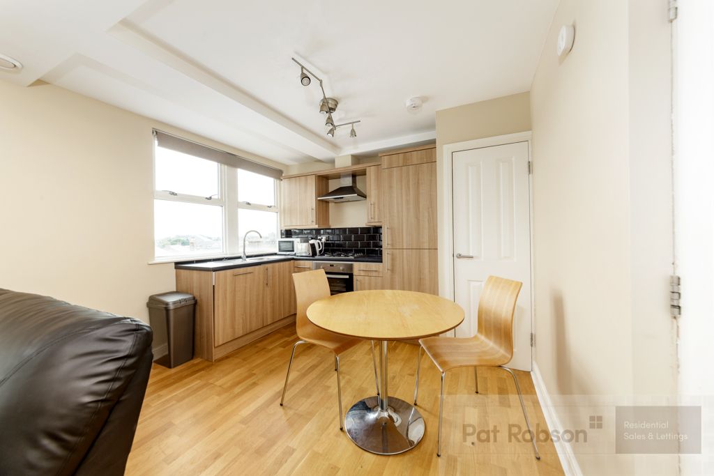Property photo 2 of 6 7 Regent House599.Jp
