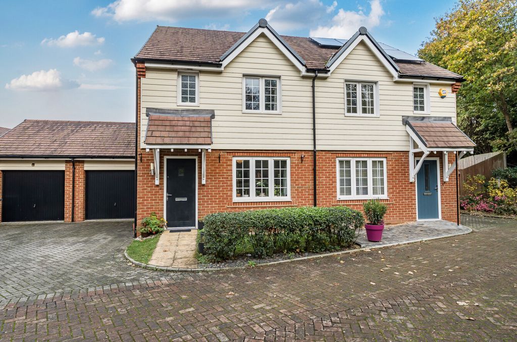 Property photo 1 of 20 1377262-25-690cd0...