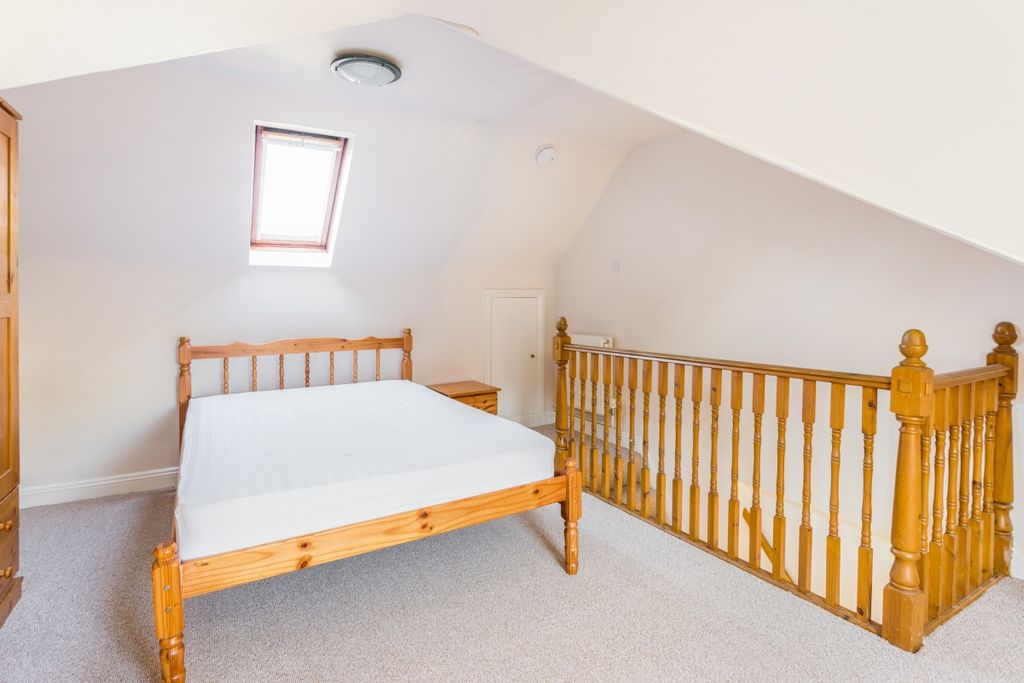 Property photo 2 of 10 Bedroom2