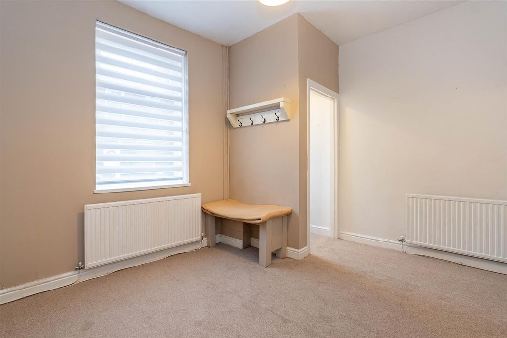 Property photo 2 of 20 Lounge