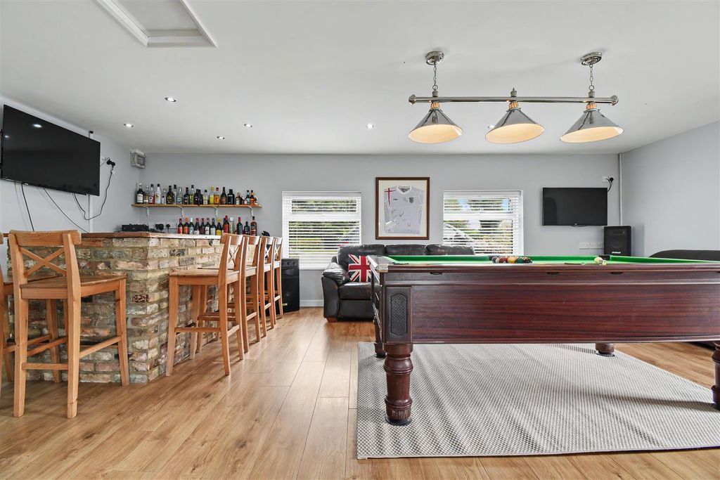 Property photo 3 of 46 Games Room