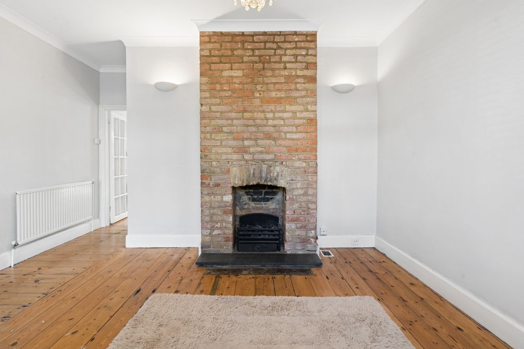 Property photo 3 of 12