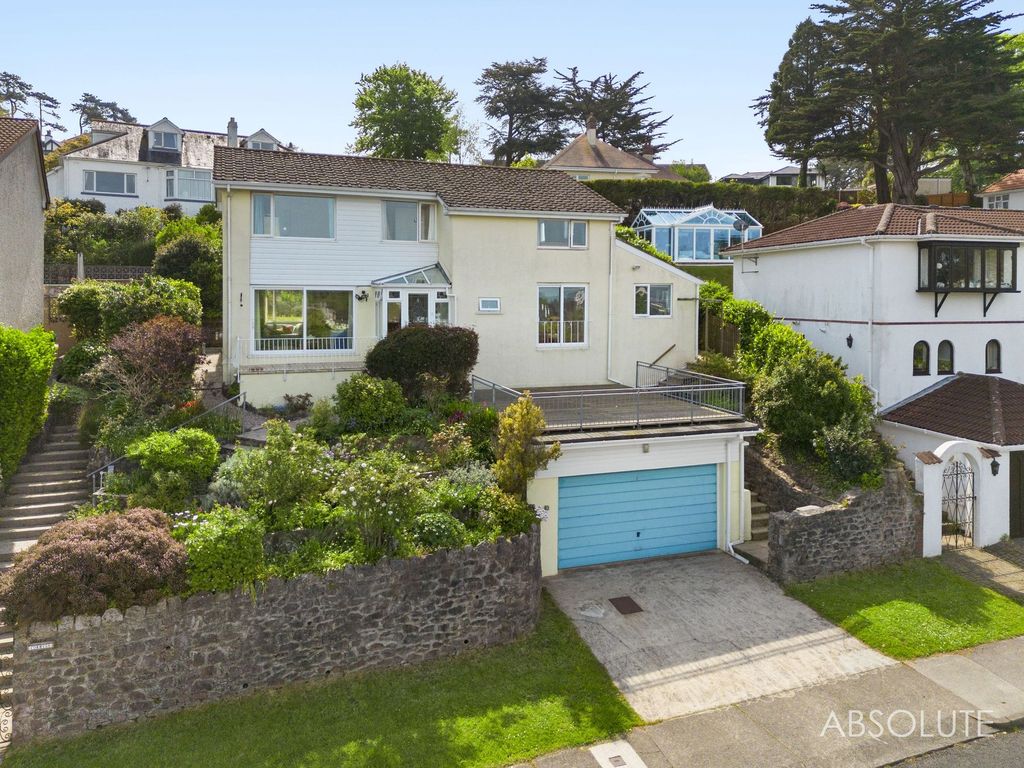 Property photo 1 of 32