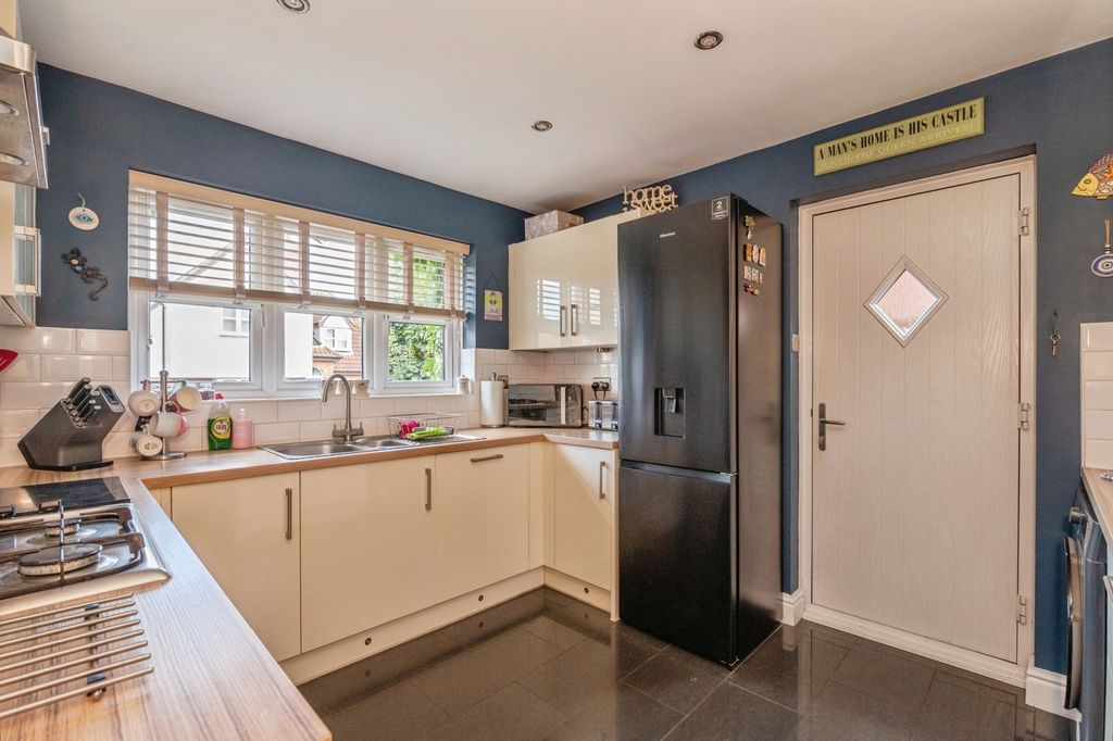 Property photo 1 of 16 Kitchen