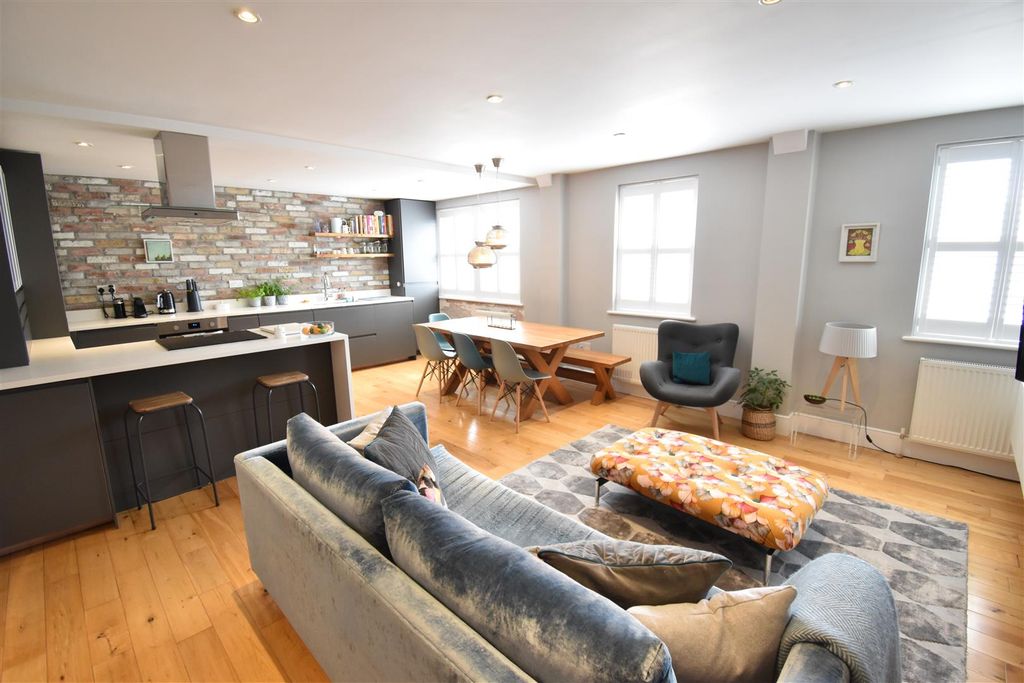 Property photo 2 of 14 Dsc_2142.Jpg