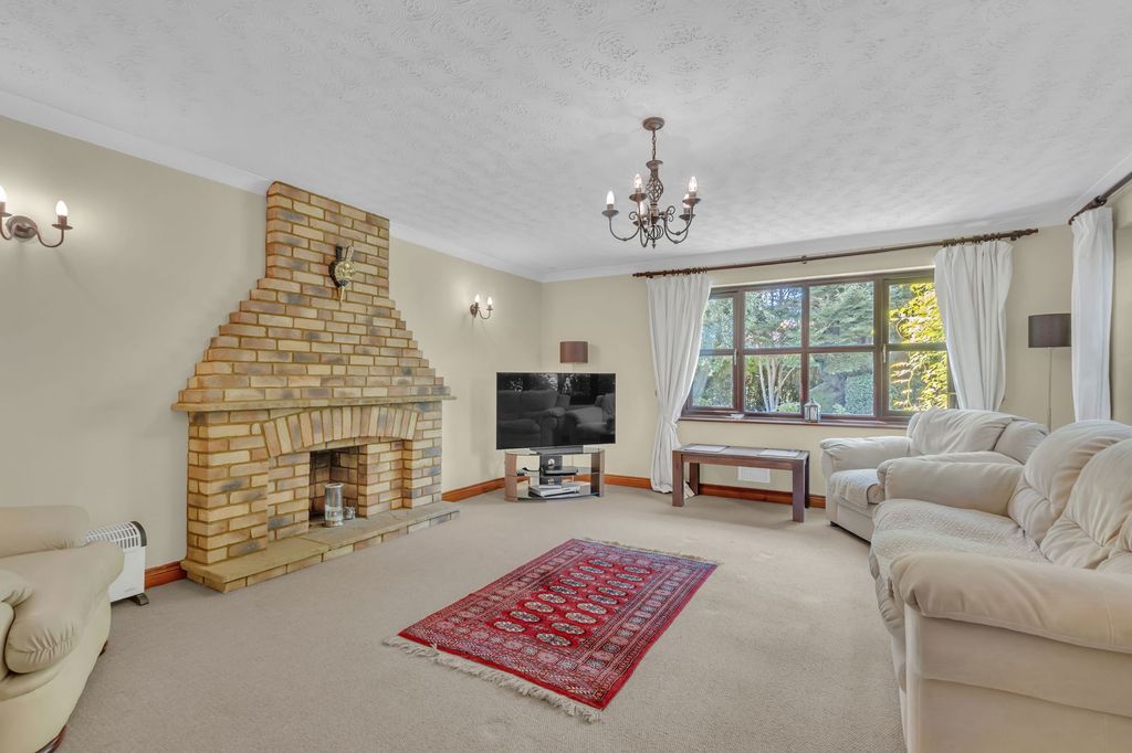 Property photo 2 of 24